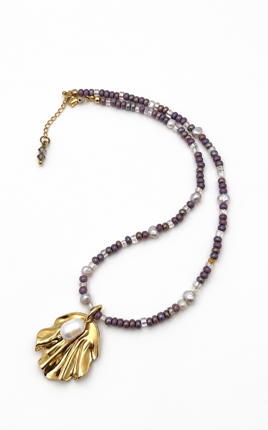 Lila choker
